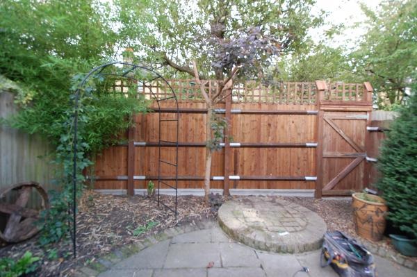 fencing-in-a-garden-34_18 Фехтовка в градина