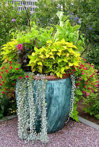 outdoor-flower-pot-arrangement-ideas-05_3 Открит саксия идеи за подреждане на цветя