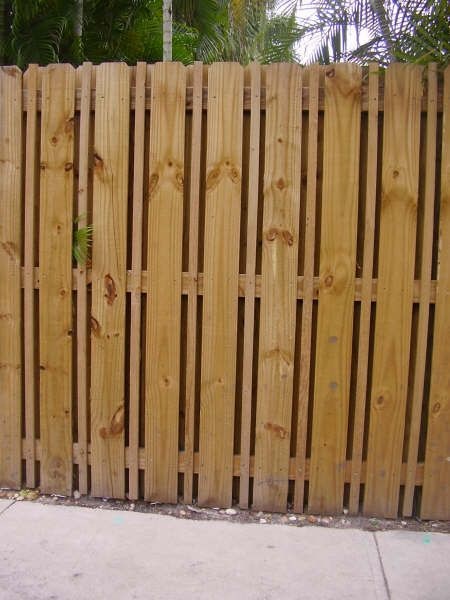 outdoor-wood-fence-designs-53_12 Външен дизайн на дървена ограда