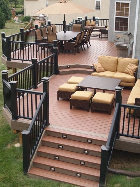 patio-with-deck-designs-41_19 Вътрешен двор с дизайн на палуби