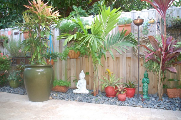 potted-plant-ideas-for-patio-65_15 Саксийни растителни идеи за вътрешен двор