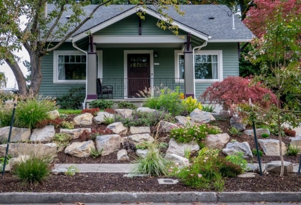small-front-yard-landscaping-ideas-with-rocks-24 Малък преден двор идеи за озеленяване с камъни