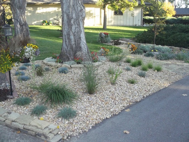 small-front-yard-landscaping-ideas-with-rocks-24_19 Малък преден двор идеи за озеленяване с камъни