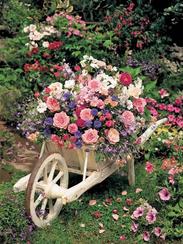 unique-outdoor-flower-pots-18_17 Уникални саксии за цветя на открито