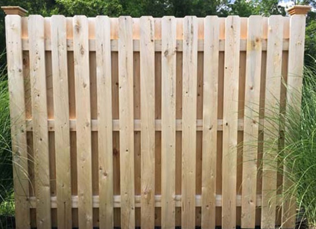 Дървени ограда Пикети