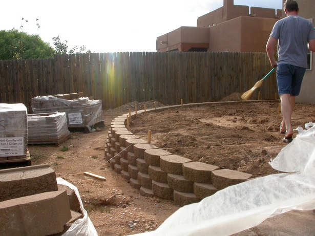 backyard-stone-wall-ideas-71_11 Идеи за каменна стена в задния двор