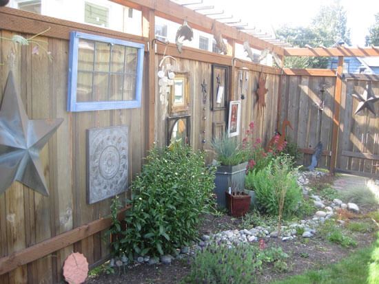 decorate-your-backyard-fence-18_9 Украсете задния двор ограда
