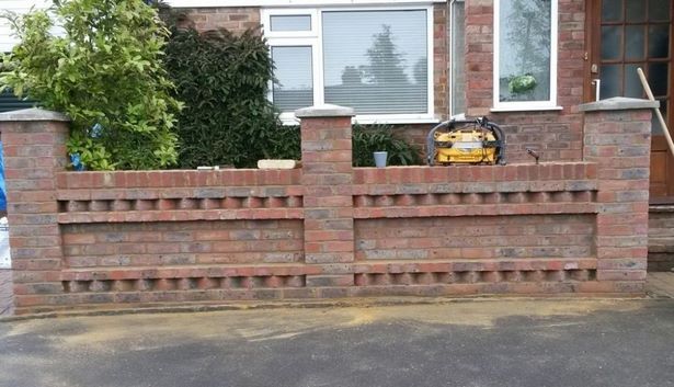 front-garden-brick-wall-ideas-58_5 Фронт градина тухлена стена идеи