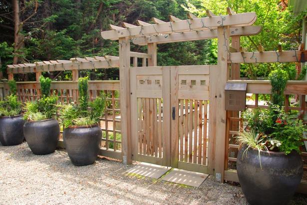 ideas-to-decorate-privacy-fence-76 Идеи за украса на ограда за поверителност