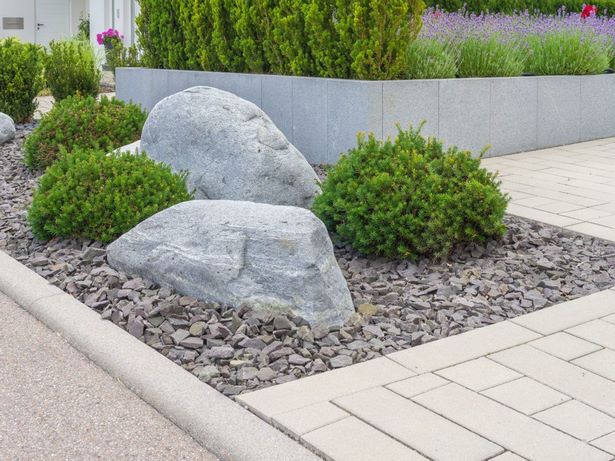 landscaping-ideas-with-rocks-boulders-32_7 Идеи за озеленяване със скални камъни