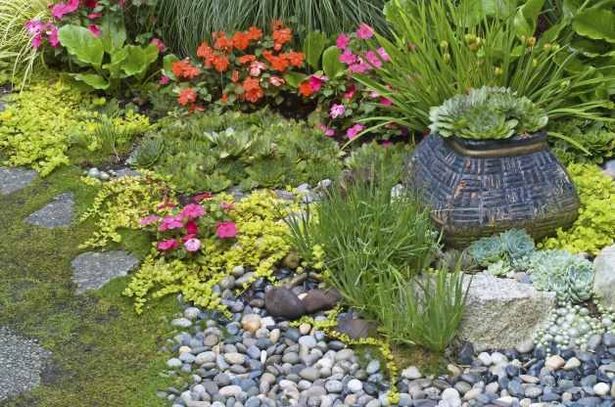landscaping-with-rocks-and-flowers-64_4 Озеленяване с камъни и цветя