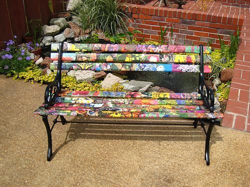 outdoor-bench-decorating-ideas-61 Открит пейка декоративни идеи