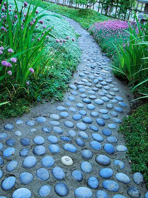 pebble-walkway-ideas-77_3 Идеи за пешеходна пътека с камъчета