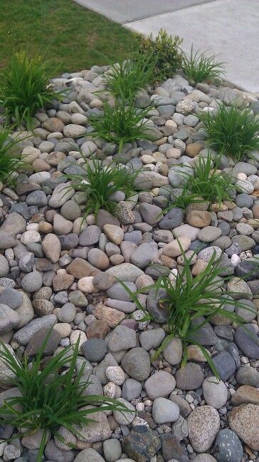 using-rocks-in-garden-beds-81 Използване на камъни в градинските легла