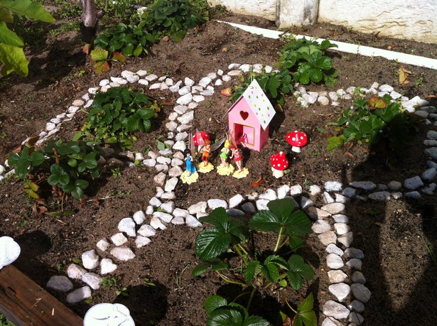 backyard-fairy-garden-39_4 Двор фея градина