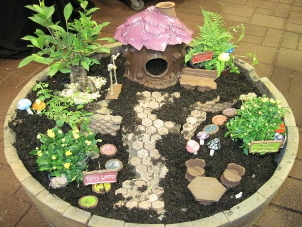 fairy-garden-decorating-ideas-45_20 Приказна градина декоративни идеи