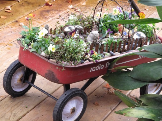 fairy-garden-in-a-wagon-05_20 Приказна градина във вагон