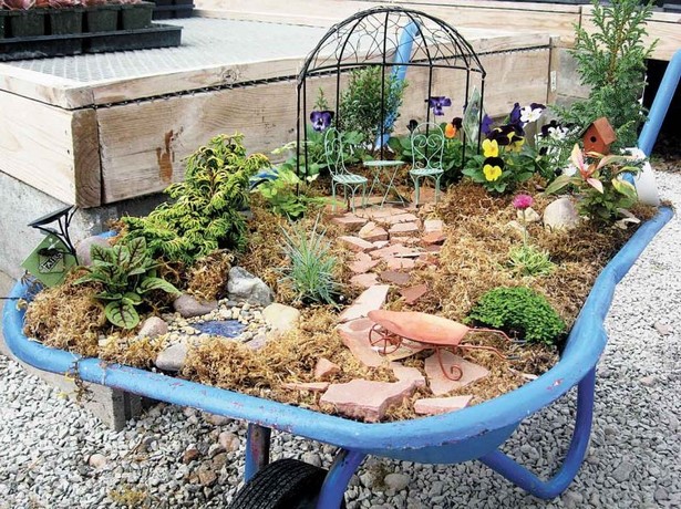 fairy-garden-in-wheelbarrow-25_10 Приказна градина в количка