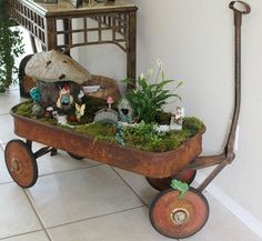 fairy-garden-in-wheelbarrow-25_8 Приказна градина в количка