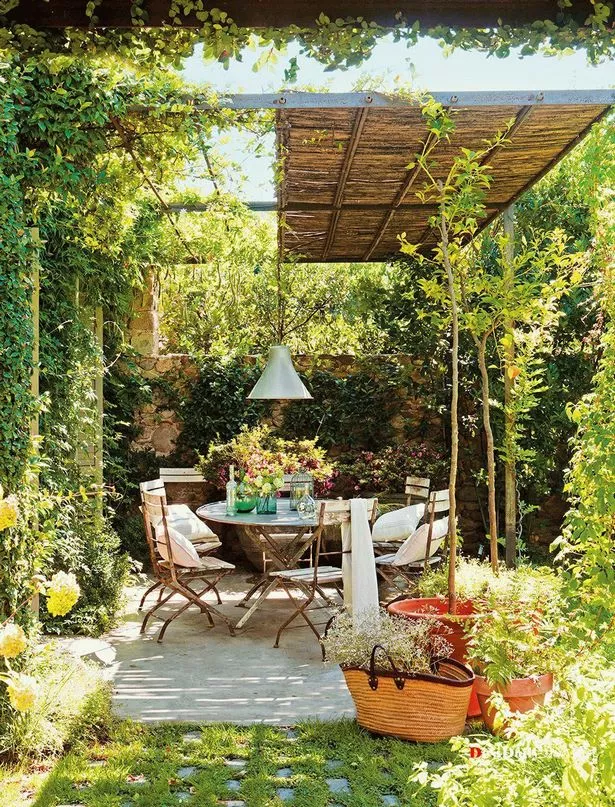 cheap-patio-shade-ideas-82-1 Евтини идеи за сянка на вътрешния двор
