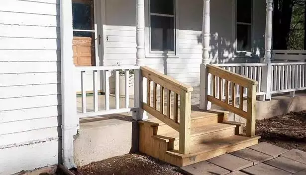wood-front-stairs-00_16-9 Дървени предни стълби
