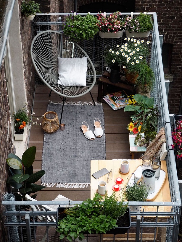 apartment-balcony-planters-64_15 Апартамент балкон саксии
