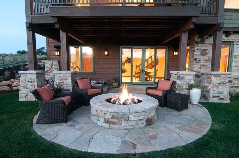 patio-design-ideas-with-fire-pits-91_17 Идеи за дизайн на вътрешен двор с огнени ями
