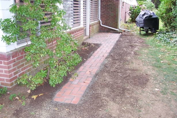 backyard-brick-walkway-80_15 Заден двор тухла пешеходна пътека