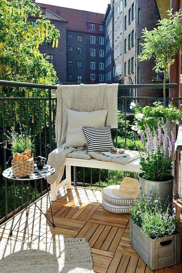 small-apartment-deck-ideas-42_17 Идеи за малък апартамент