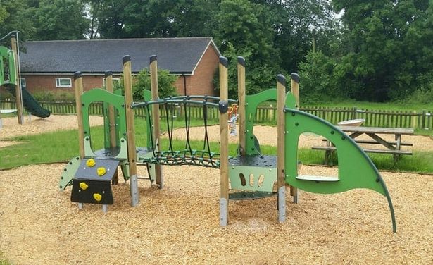 back-garden-playground-97_9 Обратно градина детска площадка