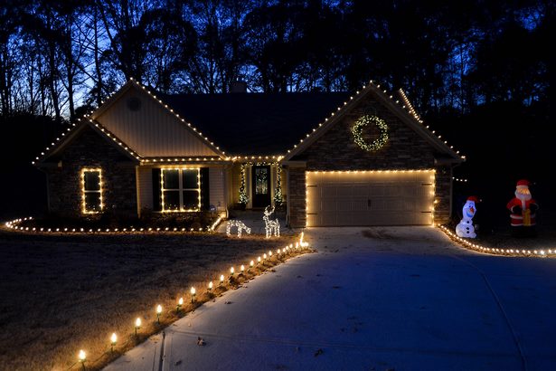cheap-outdoor-christmas-light-ideas-19_14 Евтини идеи за Коледна светлина На открито