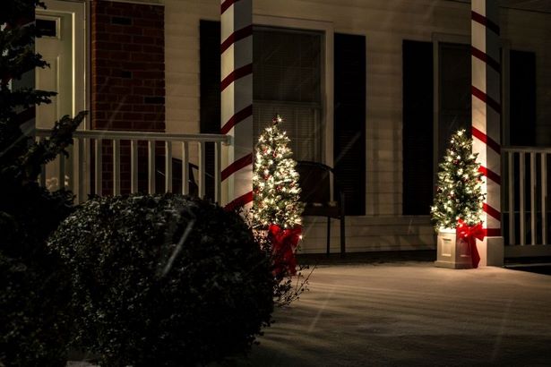 christmas-light-ideas-outdoor-tree-84_12 Коледна светлина идеи открито дърво