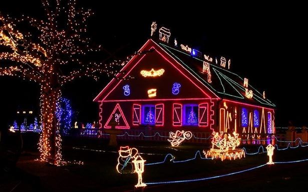 christmas-light-roof-ideas-38_4 Коледни идеи за покрив