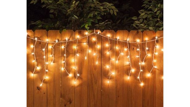 christmas-lights-on-fence-ideas-39 Коледни светлини върху идеи за ограда