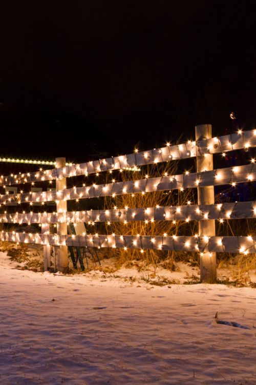christmas-lights-on-fence-ideas-39_15 Коледни светлини върху идеи за ограда