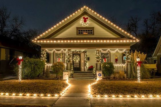 christmas-lights-on-front-of-house-17_2 Коледни лампички пред къщата