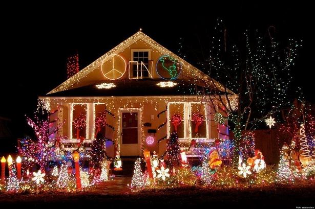 christmas-lights-on-front-of-house-17_7 Коледни лампички пред къщата