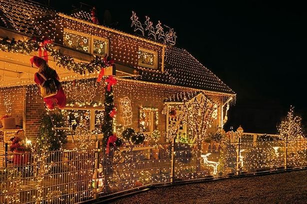 christmas-lights-on-roof-ideas-94_16 Коледни светлини върху идеите за покрива