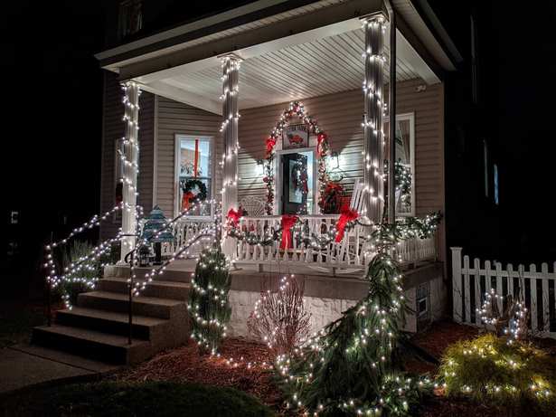 christmas-lights-outside-decoration-ideas-58_13 Коледни светлини извън декорация идеи