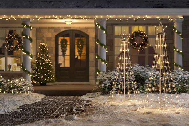 christmas-outside-home-decorating-ideas-45_12 Коледа извън дома декоративни идеи