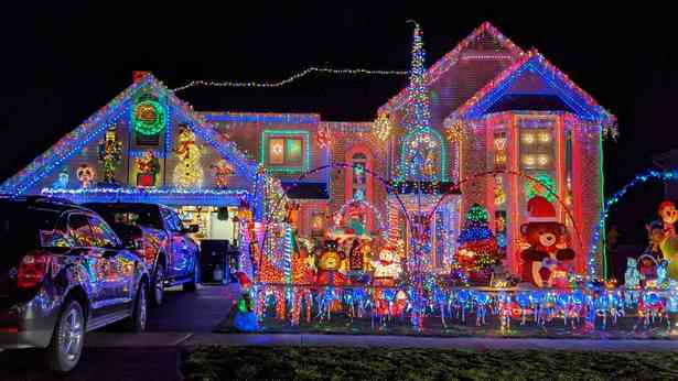 decorating-house-for-christmas-lights-92_7 Декориране на къща за коледни светлини