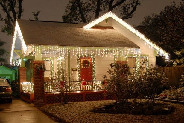 exterior-home-christmas-decorating-ideas-25_3 Екстериор дома Коледа декориране идеи