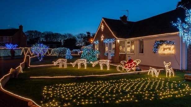 exterior-house-christmas-decorating-ideas-28_10 Екстериорна Къща Коледа декориране идеи