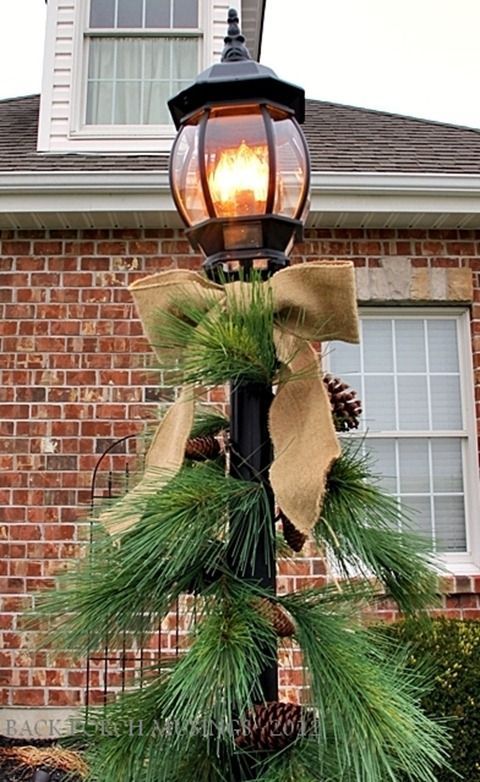 ideas-for-decorating-outdoor-lamp-post-for-christmas-26_16 Идеи за декориране на открит лампа за Коледа