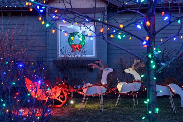 ideas-to-decorate-with-christmas-lights-64_13 Идеи за украса с коледни светлини