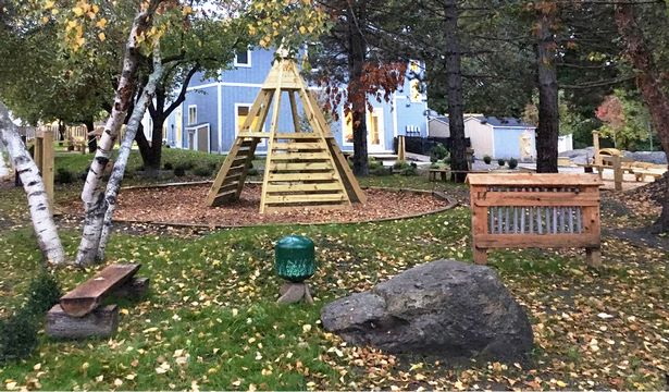 natural-playground-ideas-backyard-80 Идеи за естествена детска площадка заден двор