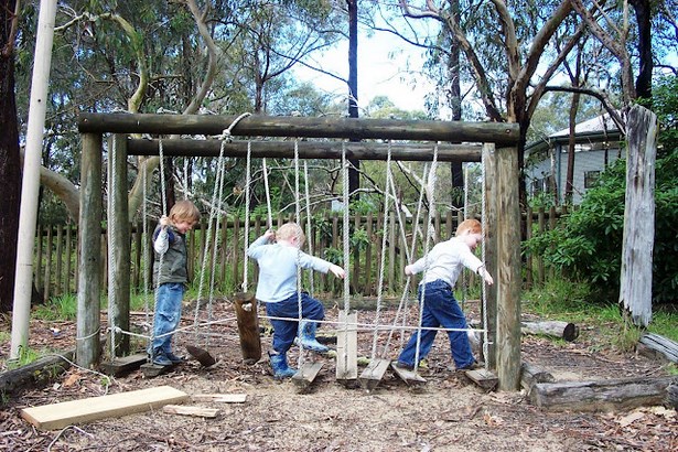 natural-playground-ideas-backyard-80_5 Идеи за естествена детска площадка заден двор