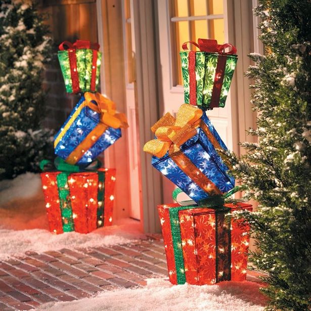 outdoor-christmas-gift-decorations-56_10 Външна коледна украса за подаръци