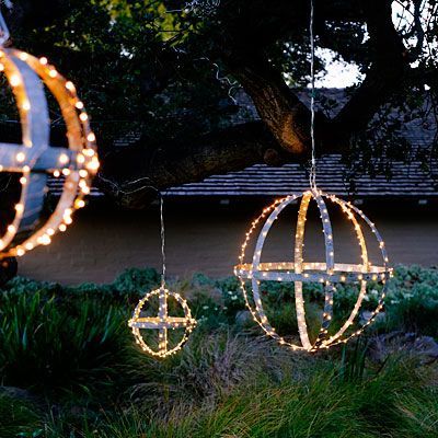 outdoor-christmas-light-hanging-ideas-43_3 Открит Коледа светлина висящи идеи