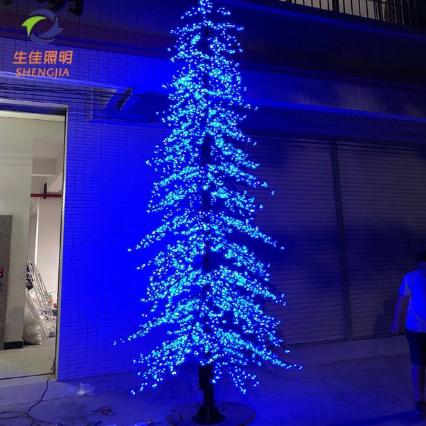 outdoor-christmas-trees-with-led-lights-56_2 Външни коледни елхи със светодиодни светлини